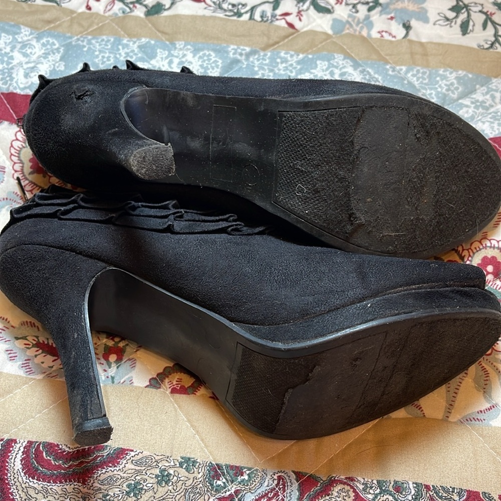 Rampage Black Suede Ruffled Stilettos Booties - Picture 6 of 12